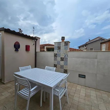 Casafra' Attico In Stile Marinaro Con Splendida Terrazza アパート チヴィタノーヴァ・マルケ