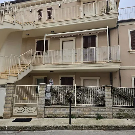 Casafra' Attico In Stile Marinaro Con Splendida Terrazza アパート