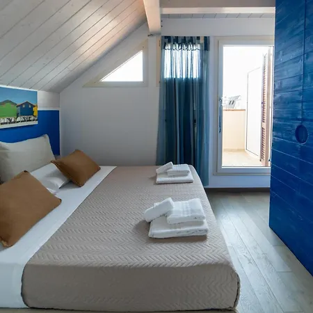 Casafra' Attico In Stile Marinaro Con Splendida Terrazza アパート *