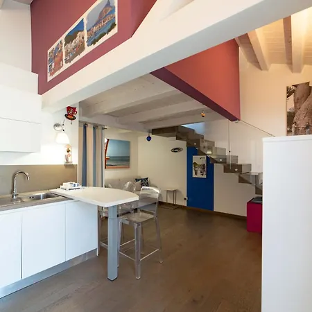 Casafra' Attico In Stile Marinaro Con Splendida Terrazza アパート