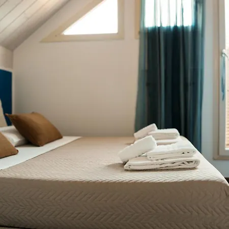 アパート Casafra' Attico In Stile Marinaro Con Splendida Terrazza チヴィタノーヴァ・マルケ