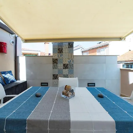 Casafra' Attico In Stile Marinaro Con Splendida Terrazza チヴィタノーヴァ・マルケ