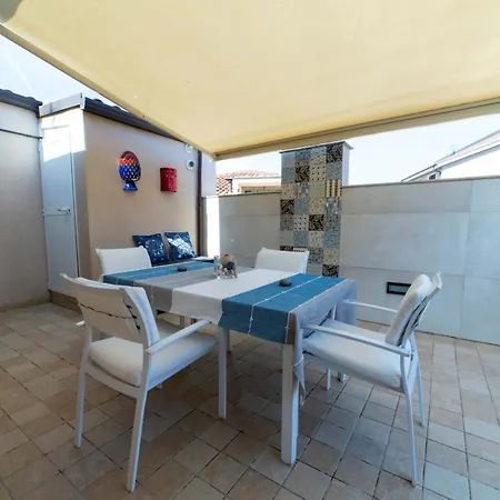 Casafra' Attico In Stile Marinaro Con Splendida Terrazza チヴィタノーヴァ・マルケ