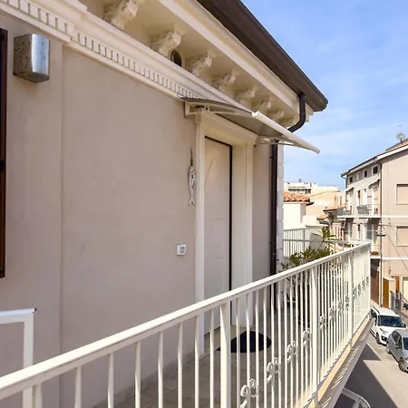 Casafra' Attico In Stile Marinaro Con Splendida Terrazza チヴィタノーヴァ・マルケ
