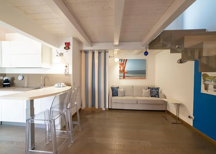 Casafra' Attico In Stile Marinaro Con Splendida Terrazza 公寓