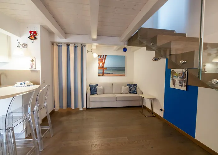 Casafra' Attico In Stile Marinaro Con Splendida Terrazza * 西维尔诺瓦·马尔凯
